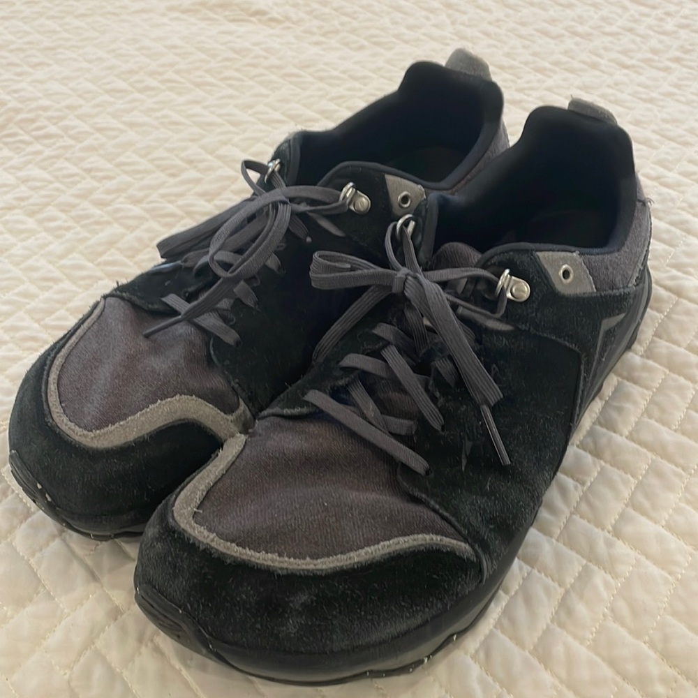 Altra Lone Peaks alpine trail